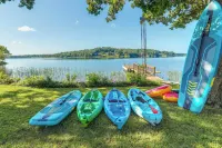 Lakefront Arkansas Escape w/ Grill, Dock & Kayaks! - Homestays