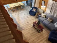 Cozy townhome sleeps 10 in the heart of it all. Minutes to multiple ski resorts Hotels in Bartlett