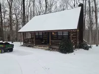 Nature Lovers Paradise- Rustic Cabin on 2 Acres with a Creek! Hotels in Cheatham County