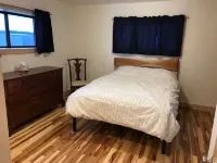 Historic Hawkes Apartment--downtown washburn, close to beaches, restaurants, etc - 2-Sterne