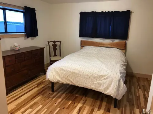 Historic Hawkes Apartment--downtown washburn, close to beaches, restaurants, etc