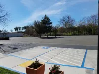 Days Inn by Wyndham Woodland - parking