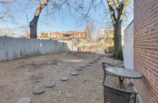 Walk to Bars & Dining: Historic Benton Park Gem