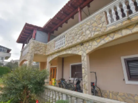 Apartments Studenac Hotels in Tkon