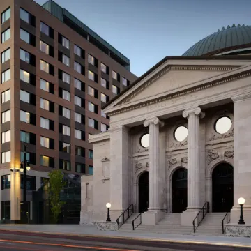 AC Hotel Detroit at Bonstelle Отели рядом с достопримечательностью «Стадион "Нью-Центр-арена"»