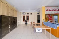 RedDoorz Syariah at Danau Maninjau Sawojajar