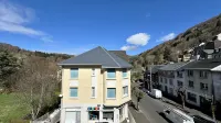 Quiet Corner Near the Mountain Road - Apartments