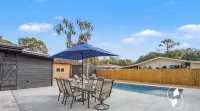 10 min to Parris Island - Pet friendly Retreat w/ Yard & 1-1 Guest House - Pools