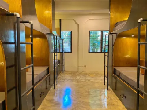 Mojo Hostel Hotel di 