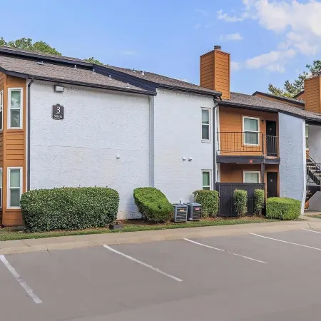  Landing Furnished Apartments - DeSoto