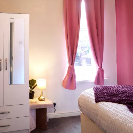 Cozy Private Room with Fast WiFi Full Kitchen Garden