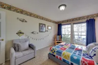Lakefront Home w/ Shared Boat Ramp in Grove! - 3-Star