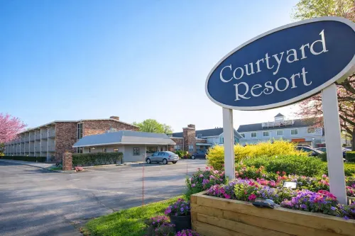 Courtyard Resort - Apartments