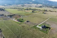 Group Retreat in the Bitterroot Valley w/ Hot Tub