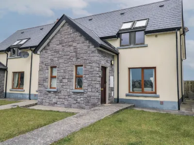 C65 Cahermore Holiday Village Hotel di 