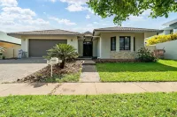 Zen Orient Luxurious 4BR Oasis With Private Pool - Bungalows