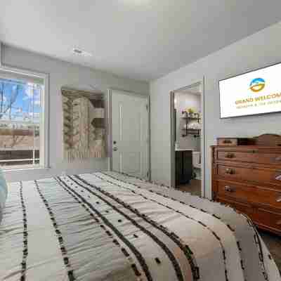 Trolly Inn Hot Tub, Walkable Rooms