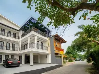 Tree Homestay Mitra RedDoorz Hotels in Sukun