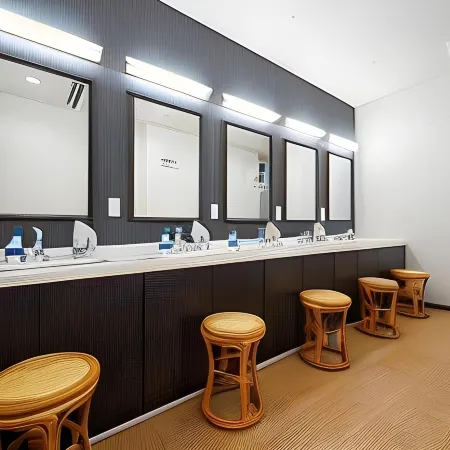 WELLCABIN TENJIN Отели рядом с достопримечательностью «Железнодорожная станция Хакодзаки»