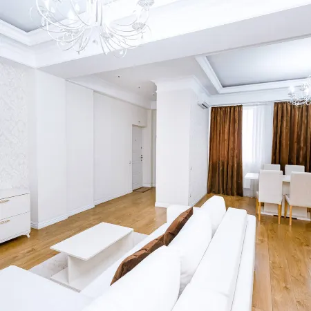 LuxuryLakePark 2BD apartment