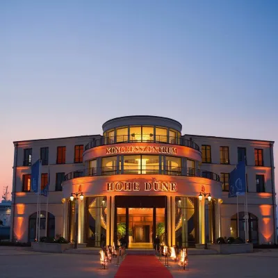 Yachthafenresidenz Hohe Düne Hotels near Park