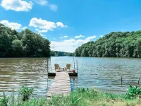 Lake front cabin peaceful , hot tub, and fire pit - Апартаменты