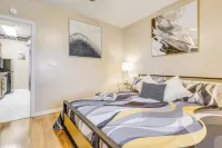 Walkable Retreat Near The Island! Gateway to Gsmnp - Condos