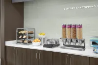 Tru by Hilton Midland East - Desayuno