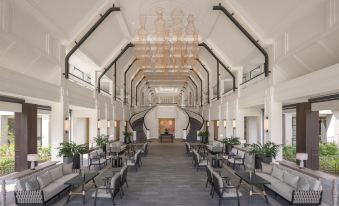 Kahavadi Chiang Rai, Curio Collection By Hilton