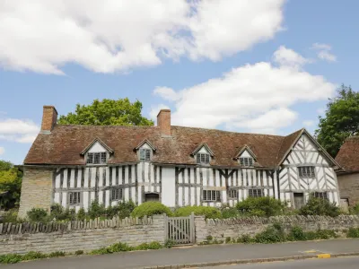 Elmhurst Cottage Hotels in 