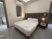 004 JRE apartment with stunning boulevard veiw - Condos