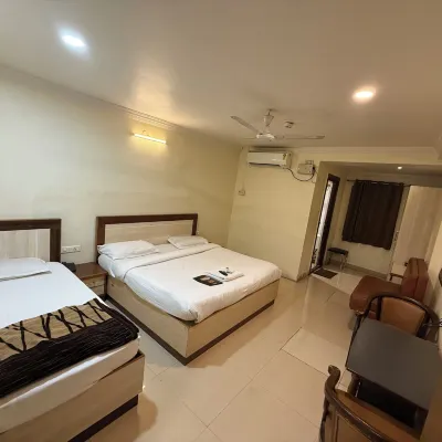 Hotel Sri Sai Regency Hotels near Kachiguda