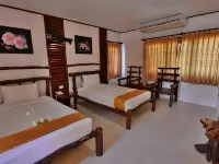 Alongkot Beach Resort Khanom - 2-Star