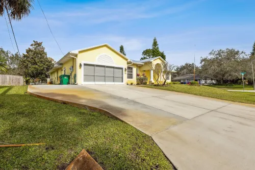 601 Benedictine Ter - Swimmingpools