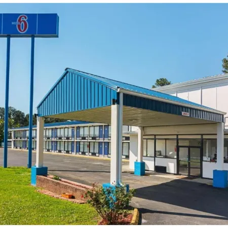 Motel 6 Cleveland, TN