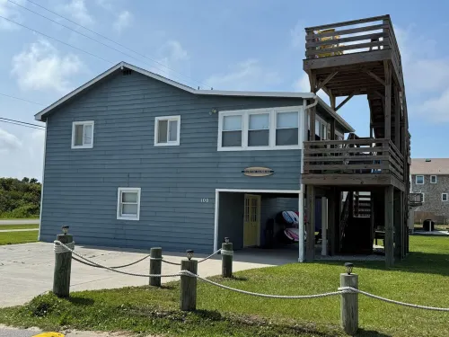 Surfin’ Sunrise a 4-bedroom house in awesome Nags Head just steps from the beach