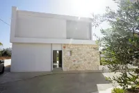 新的5臥室別墅帶泳池在阿依納帕中心 l Kube Villa 4 - 2 星級