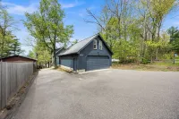 Lakeside: 4 Kings, Room4Groups, Hot Tub, Dock, Firewood - Gym