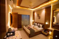 Hotel RR 62-Jaipur City Centre Hotel - Dağ Manzaralı