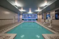 假日酒店-克里夫蘭醫學中心 - 停車場