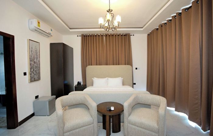 Newport Hotel