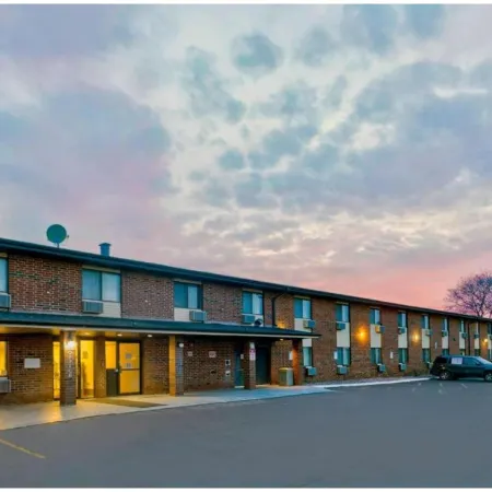 Motel 6 Oak Creek, WI