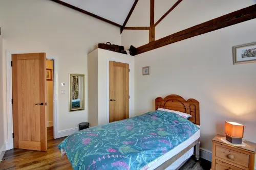 Family Cottage Near Wilsthorpe Beach - 4-Star