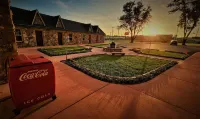 Shamrock Court Motel - 2-Star