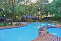 Kwa Maritane Lodge - Pools