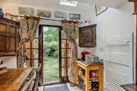 Host Stay The 1890 Petersfield Retreat - 발코니
