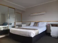 Parklane Motel - balcony