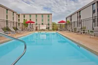 Holiday Inn BLOOMINGTON-UNIVERSITY AREA by IHG - Swimmingpools