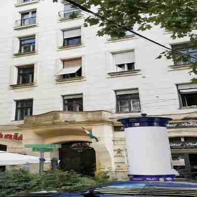 Charming 1-bedroom apartment with AC and WiFi in Budapest Hotel Exterior
