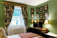 High Force Hotel - parking